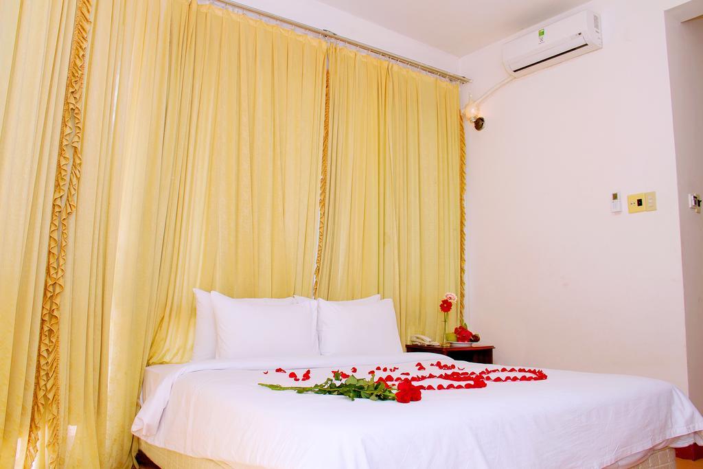 Hotel Aurora Nha Trang Esterno foto