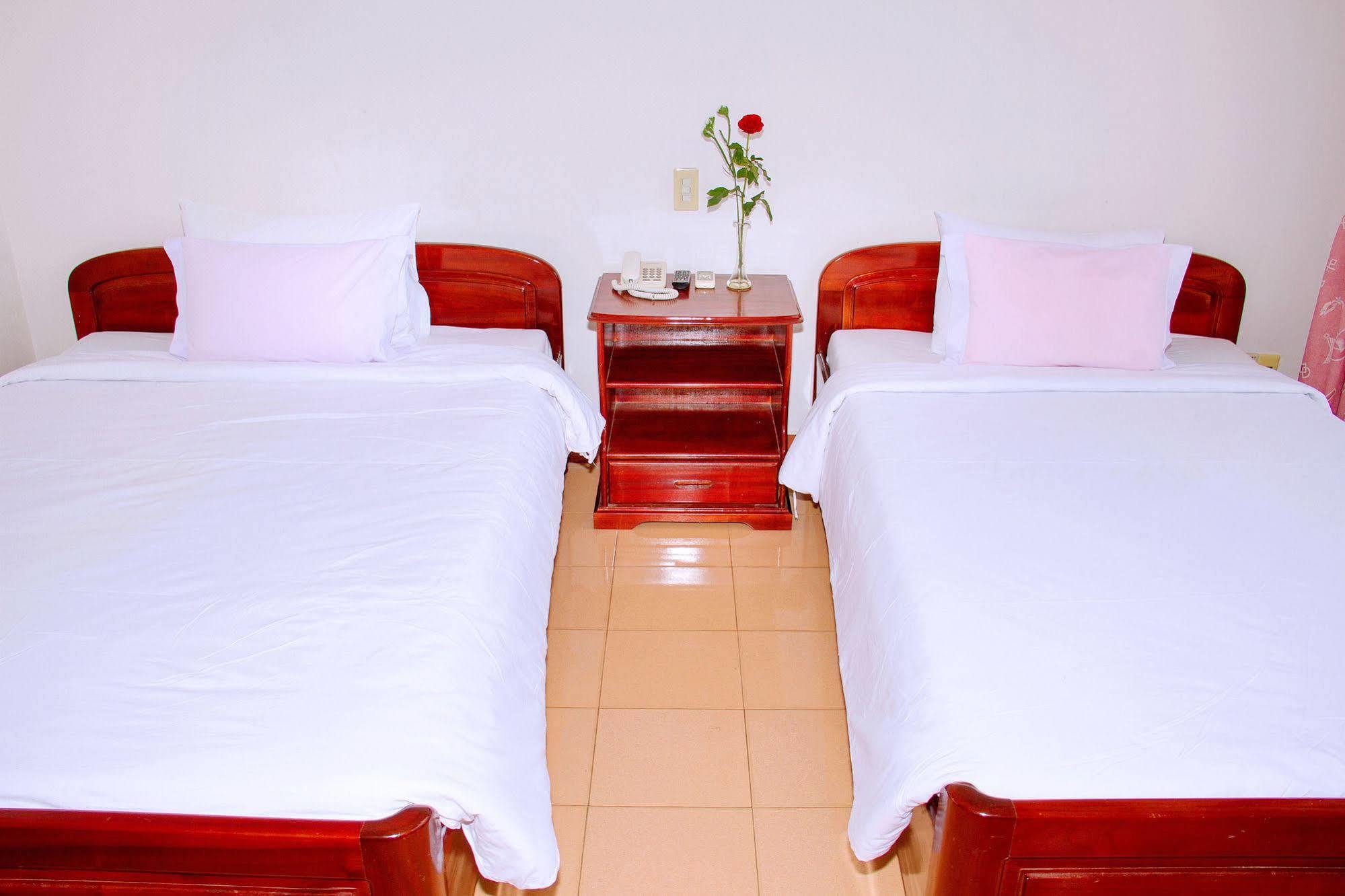 Hotel Aurora Nha Trang Esterno foto